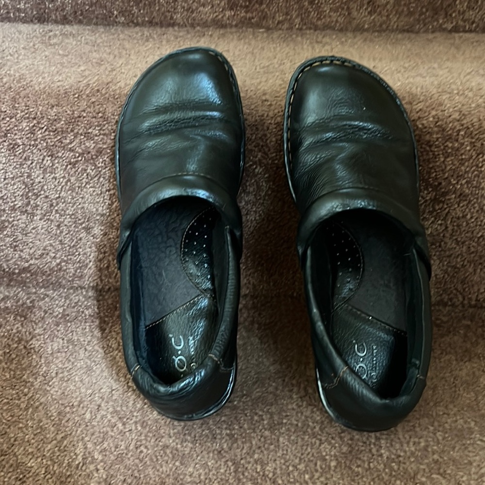 Born black shoe with great arch support